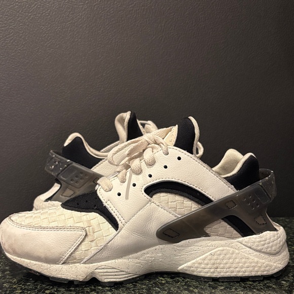 Nike Air Huarache women’s size 8.5 - Picture 3 of 8